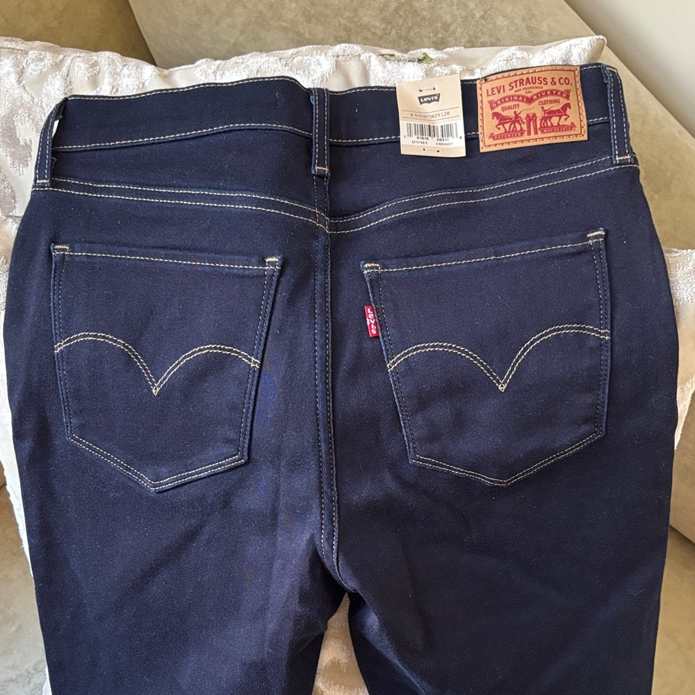 Levi's Women's Navy Skinny Jeans - Picture 4 of 7